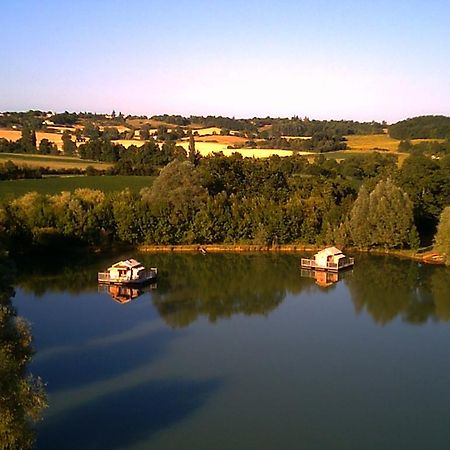 Cabanes Flottantes Du Lac De Pelisse Hotell Douzains Exteriör bild