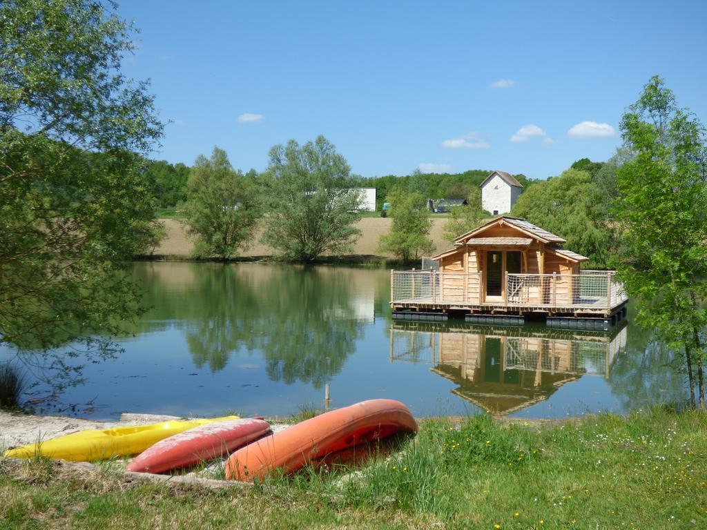Cabanes Flottantes Du Lac De Pelisse Hotell Douzains Exteriör bild