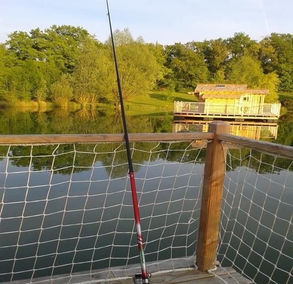 Cabanes Flottantes Du Lac De Pelisse Hotell Douzains Rum bild